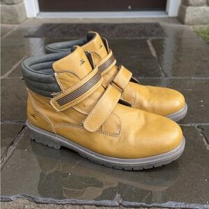 Deer Stags Men's Yellow and Gray Boots